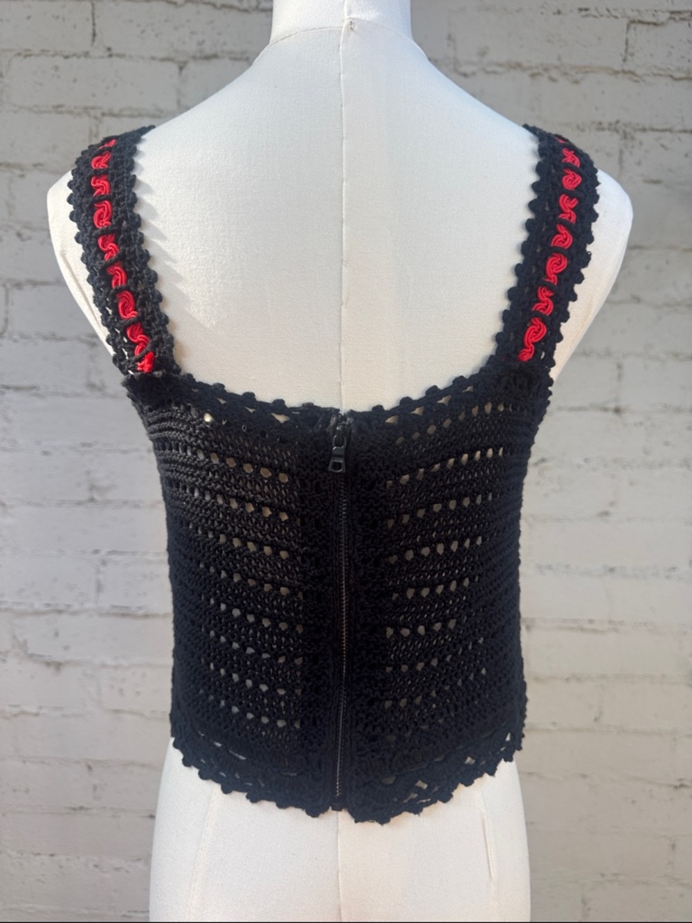 Alice + Olivia Lorri Crochet Tank Top Black / Multi Size S - Picture 9 of 15